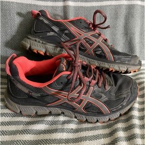 ASICS Women’s‎ Gray and Pink Hiking Shoes Size 7